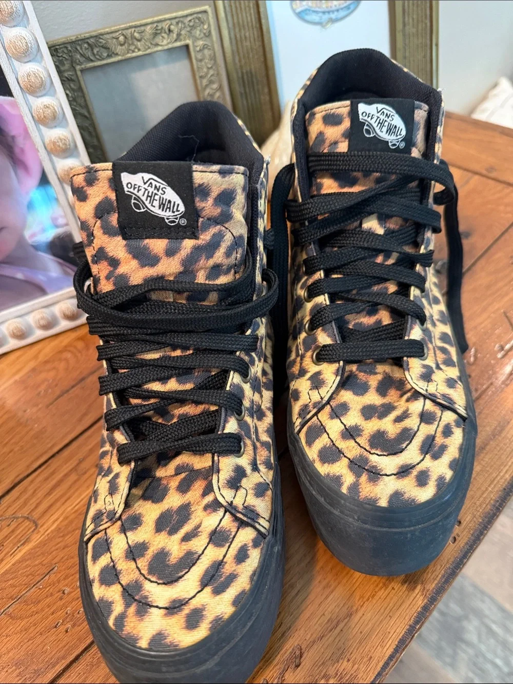 Vans bold leopard